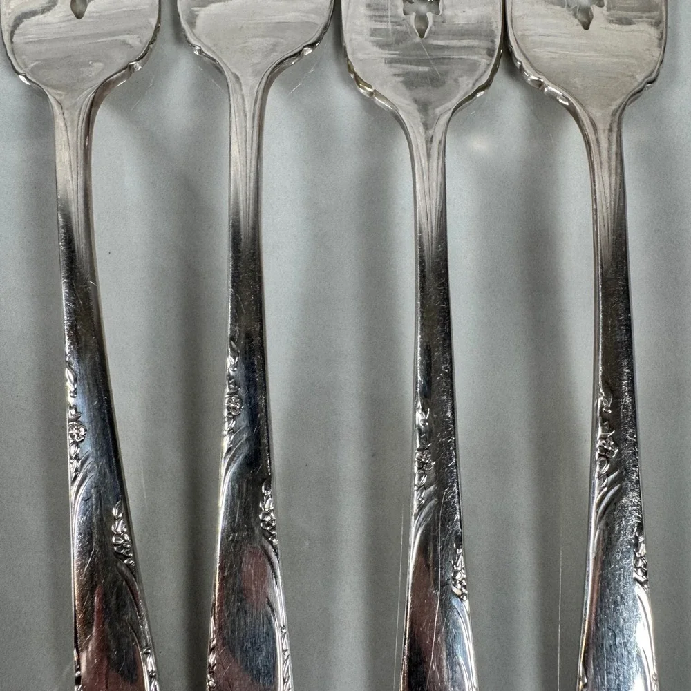 Set‎ of 4 Oneida Simeon L & George H Rogers Silver Plated Salad Forks Lot 1